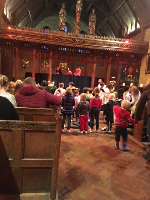 Christingle in St Michael's Inkpen (5)